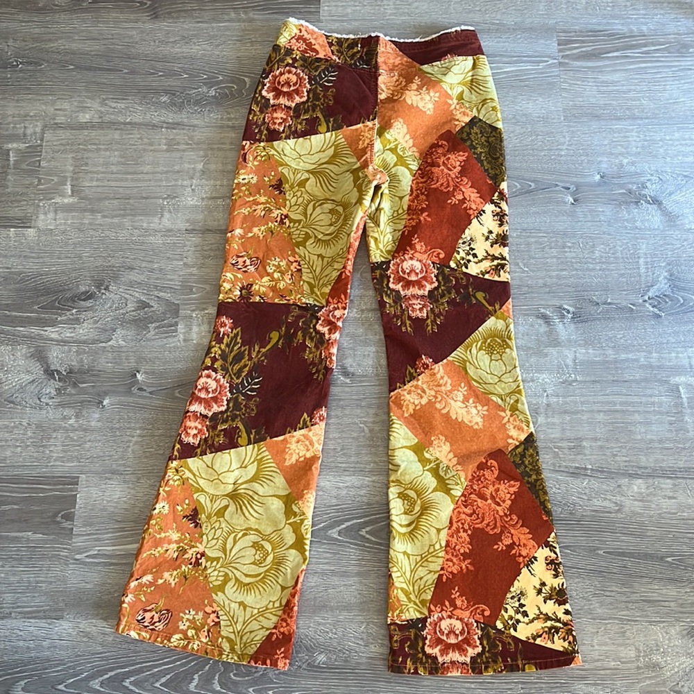 Urban Outfitters UO Velvet Ruched V-Front Pant 32 Floral Bell Bottom Low Rise - Picture 16 of 16